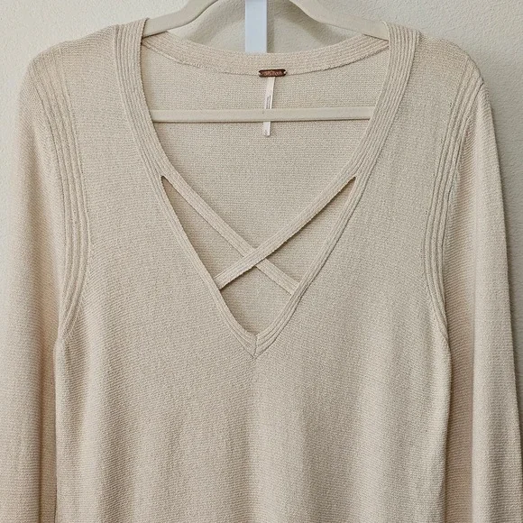 FREE PEOPLE Women's Criss Cross Pull-Over Cream Long Slit Tunic Sweater Sz L - Picture 5 of 14